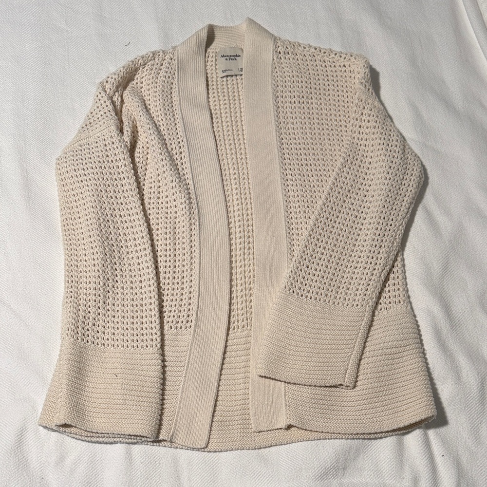 Abercrombie & Fitch Women's Beige Knit Cardigan